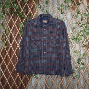 Medium -Vintage Y2K high Sierra by Mervyns 90s plaid flannel
